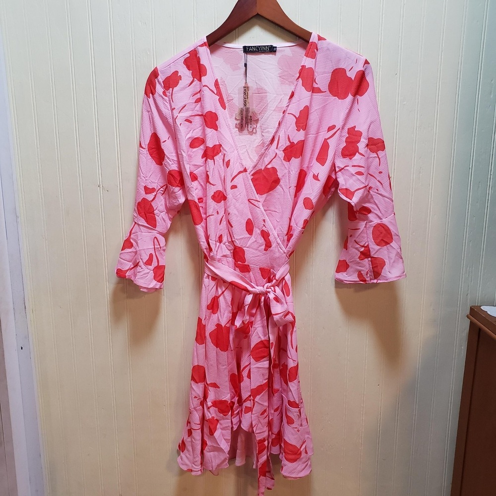 FANCYINN Dress Womens Medium Pink Floral 3/4 Sleeve V Neck Wrap Ruffle Short